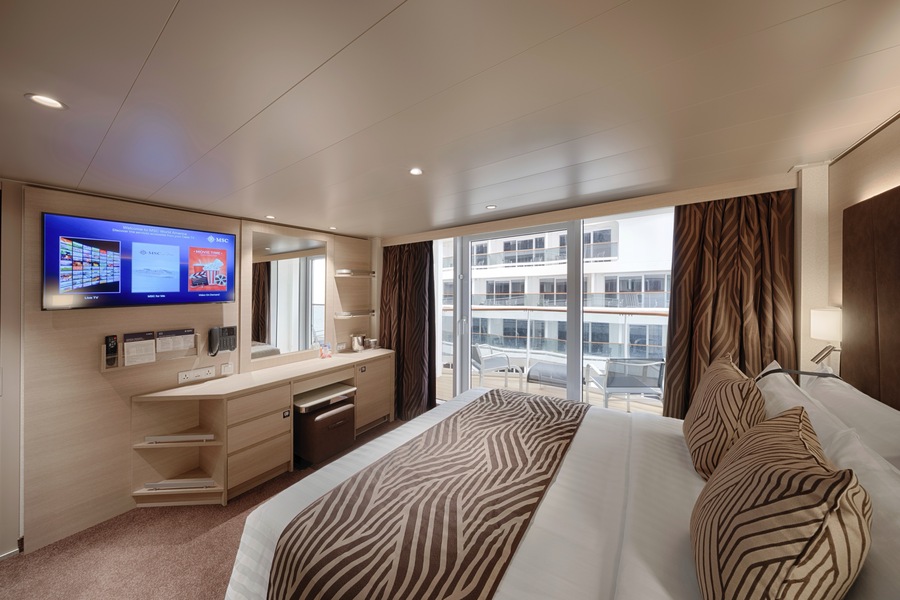 MSC Cruises MSC World America Deluxe Balcony with Promenade and Ocean View PV ©MSC Rights, Ivan Sarfatti 3.jpg